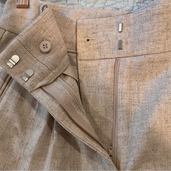 Reiss Pleated Shorts - US 0, UK 4, EU 32, like new condition - Picture 6 of 8